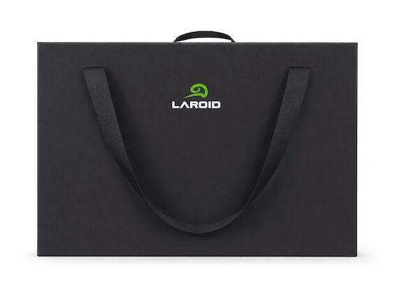Schwarze LAROID Musterbox für die Größenanprobe im Verein